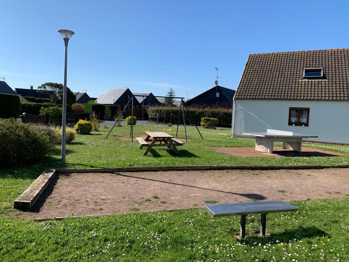 Chaleureux Chalet En Bord De Mer Merville-Franceville-Plage Buitenkant foto