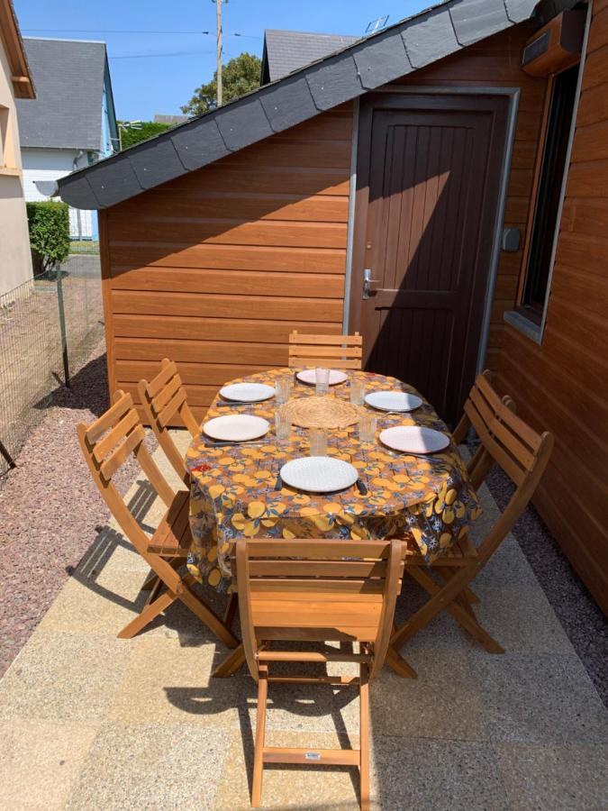 Chaleureux Chalet En Bord De Mer Merville-Franceville-Plage Buitenkant foto